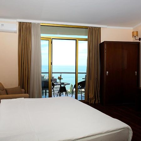 Hotel Corner Inn Batumi Eksteriør billede