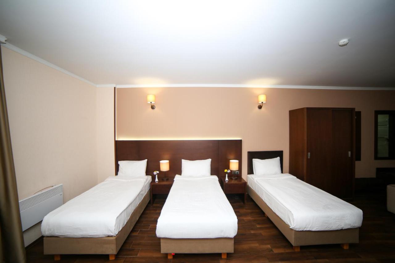 Hotel Corner Inn Batumi Eksteriør billede