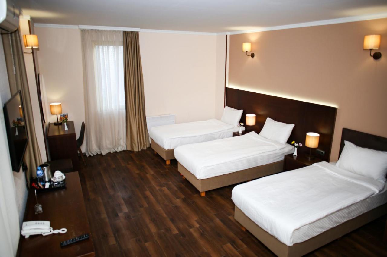 Hotel Corner Inn Batumi Eksteriør billede
