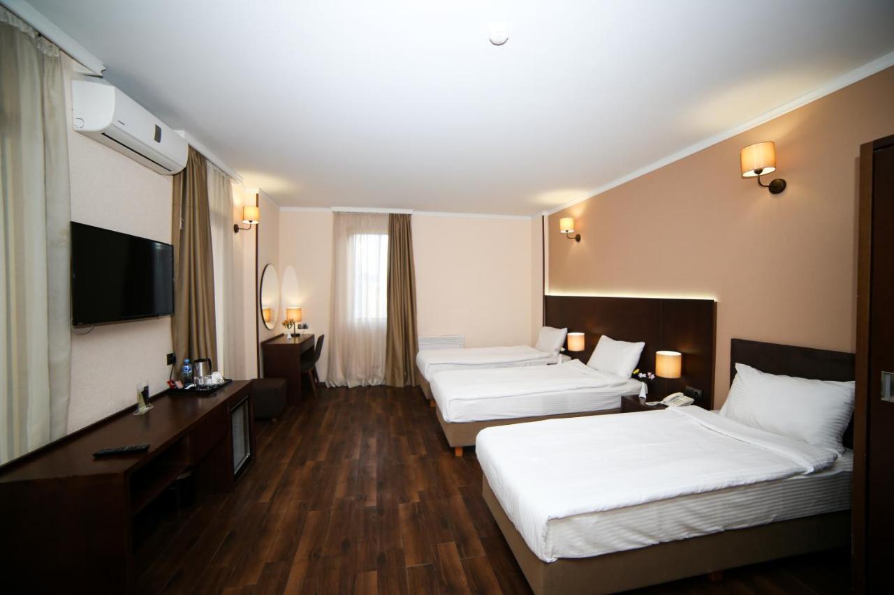 Hotel Corner Inn Batumi Eksteriør billede