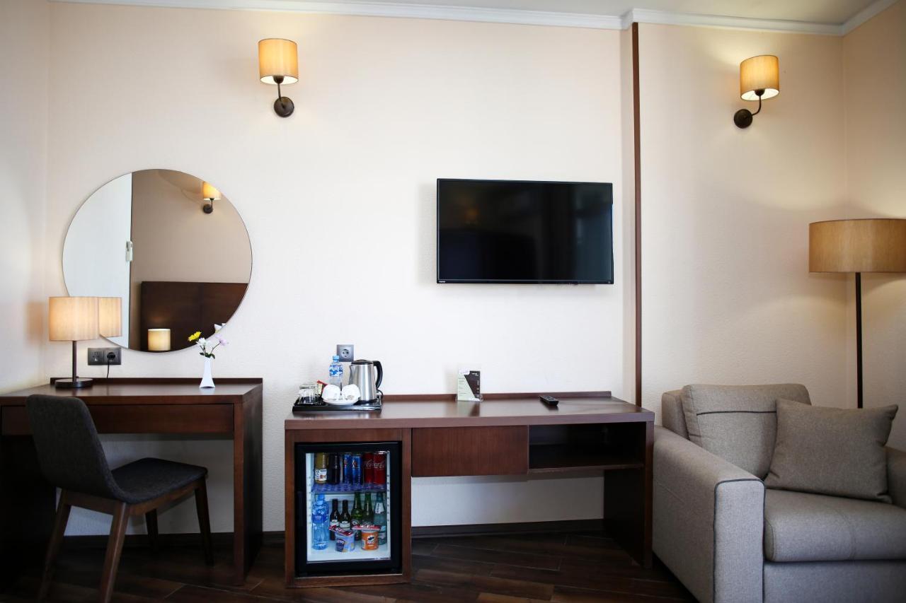 Hotel Corner Inn Batumi Eksteriør billede
