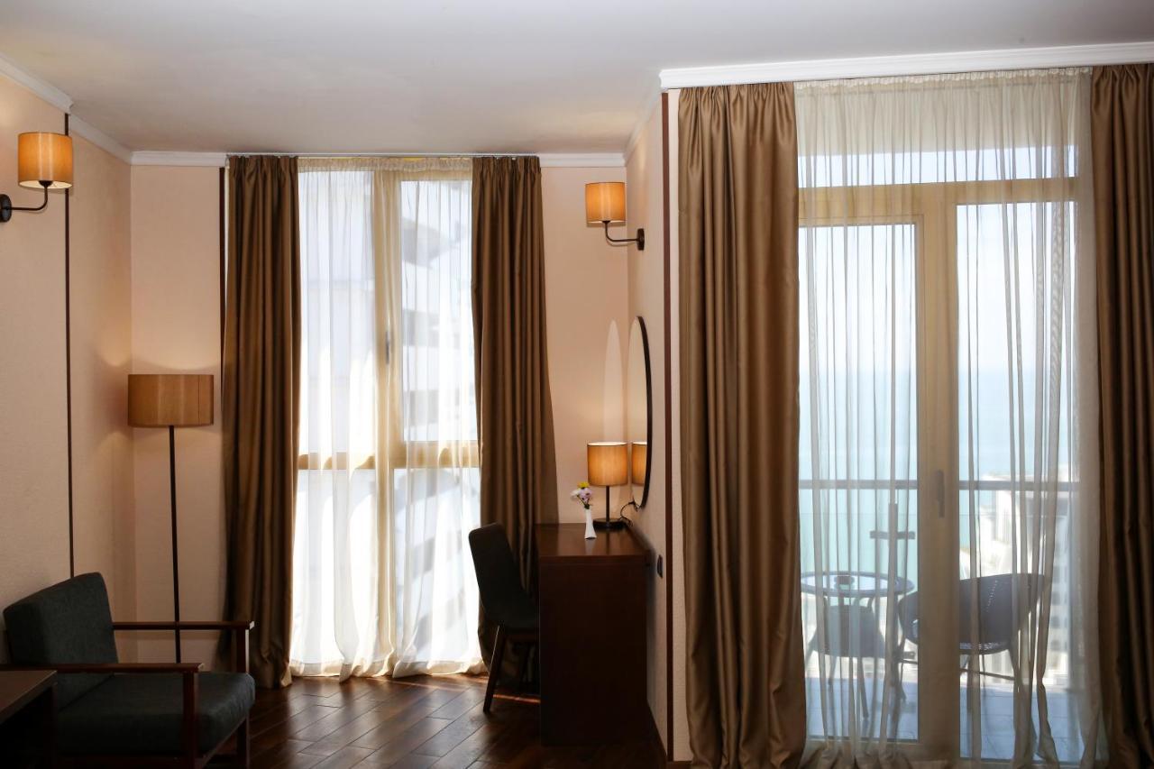 Hotel Corner Inn Batumi Eksteriør billede
