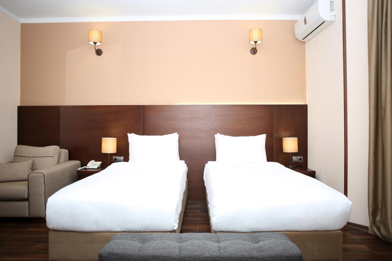 Hotel Corner Inn Batumi Eksteriør billede