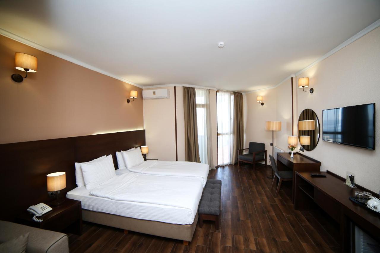 Hotel Corner Inn Batumi Eksteriør billede