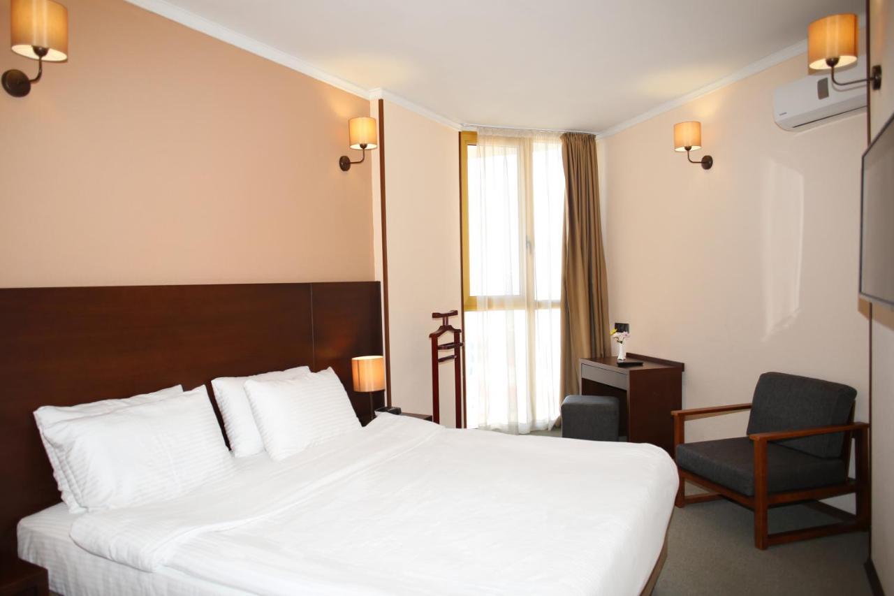 Hotel Corner Inn Batumi Eksteriør billede
