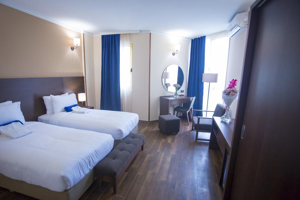 Hotel Corner Inn Batumi Eksteriør billede