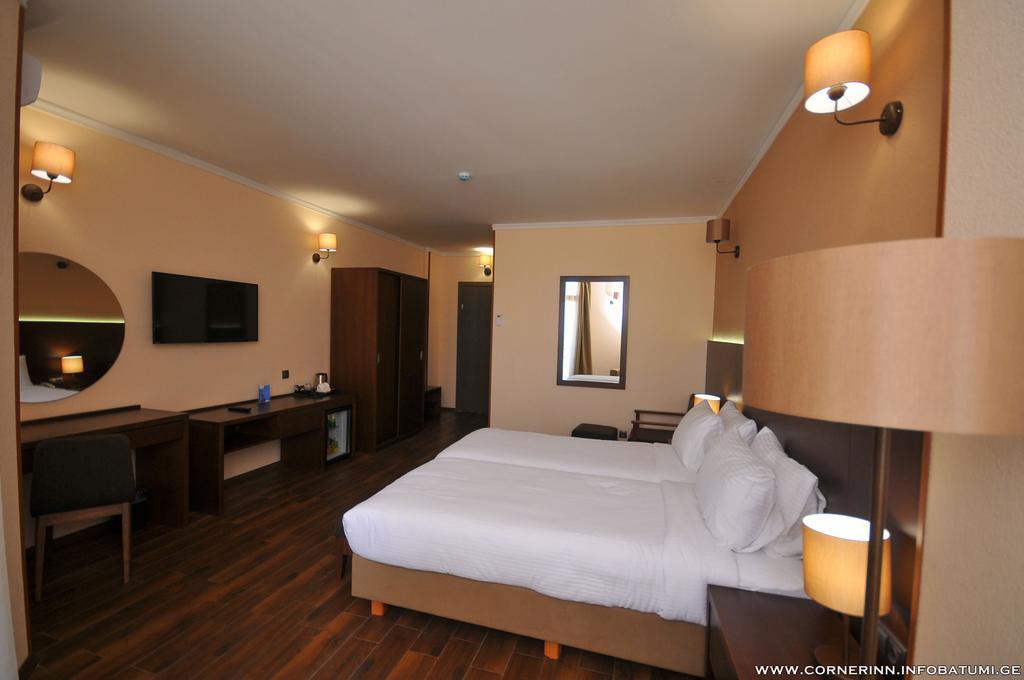 Hotel Corner Inn Batumi Eksteriør billede