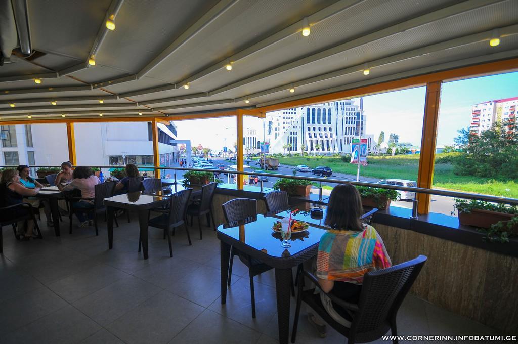 Hotel Corner Inn Batumi Eksteriør billede