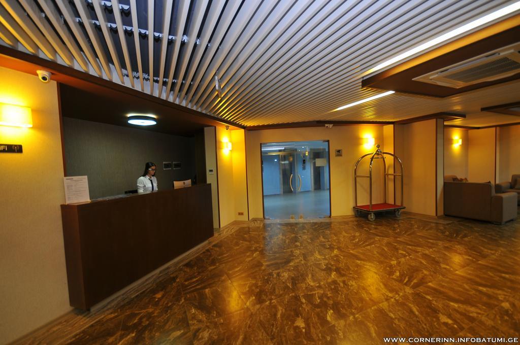 Hotel Corner Inn Batumi Eksteriør billede