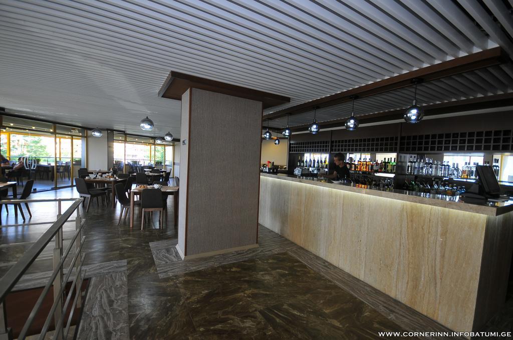 Hotel Corner Inn Batumi Eksteriør billede