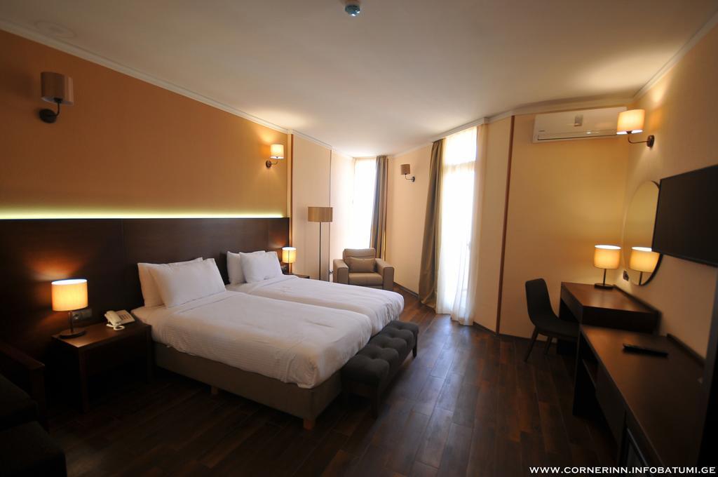 Hotel Corner Inn Batumi Eksteriør billede