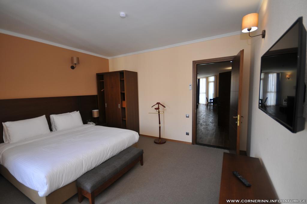Hotel Corner Inn Batumi Eksteriør billede
